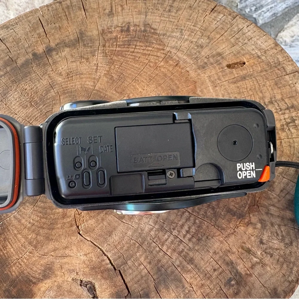 Canon ELPH SPORT Camera Film 90s
